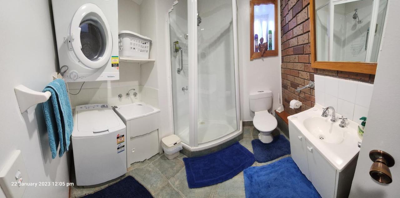 Traplins Accomodation Lakes Entrance Esterno foto