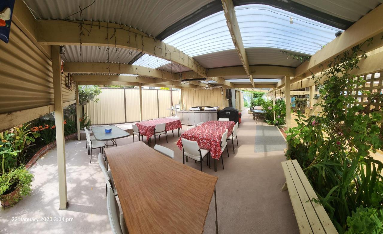 Traplins Accomodation Lakes Entrance Esterno foto